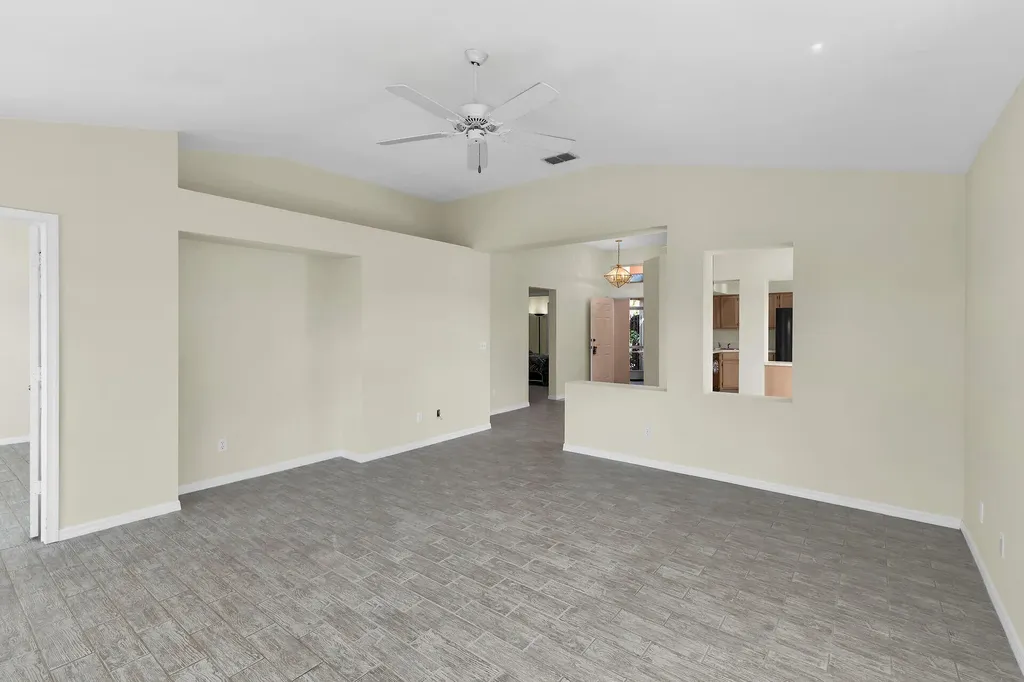 148 Eveningstar Cay Naples FL 34114