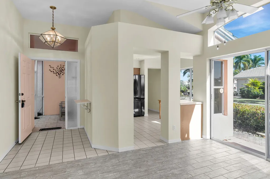 148 Eveningstar Cay Naples FL 34114