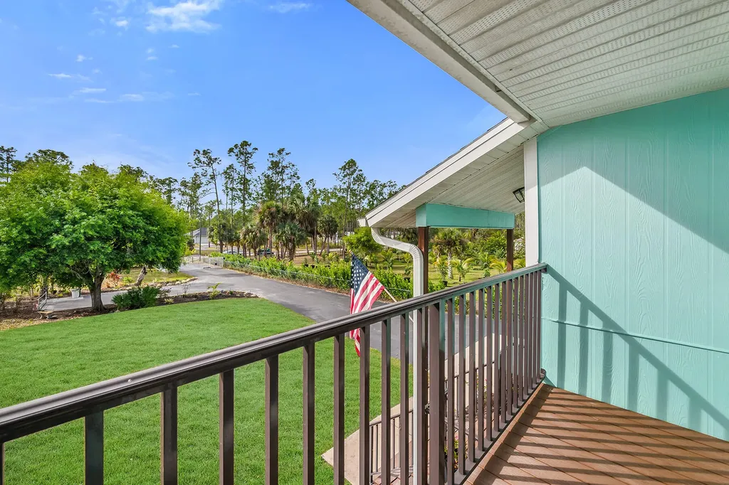 4105 2nd Avenue NE Naples FL 34120