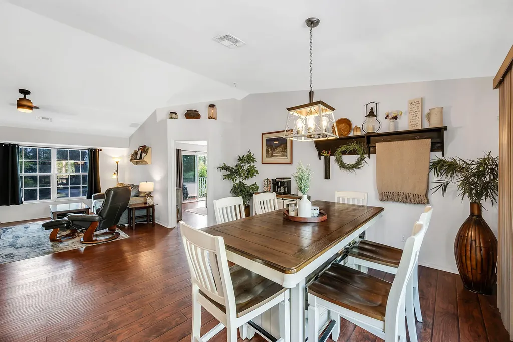 4105 2nd Avenue NE Naples FL 34120