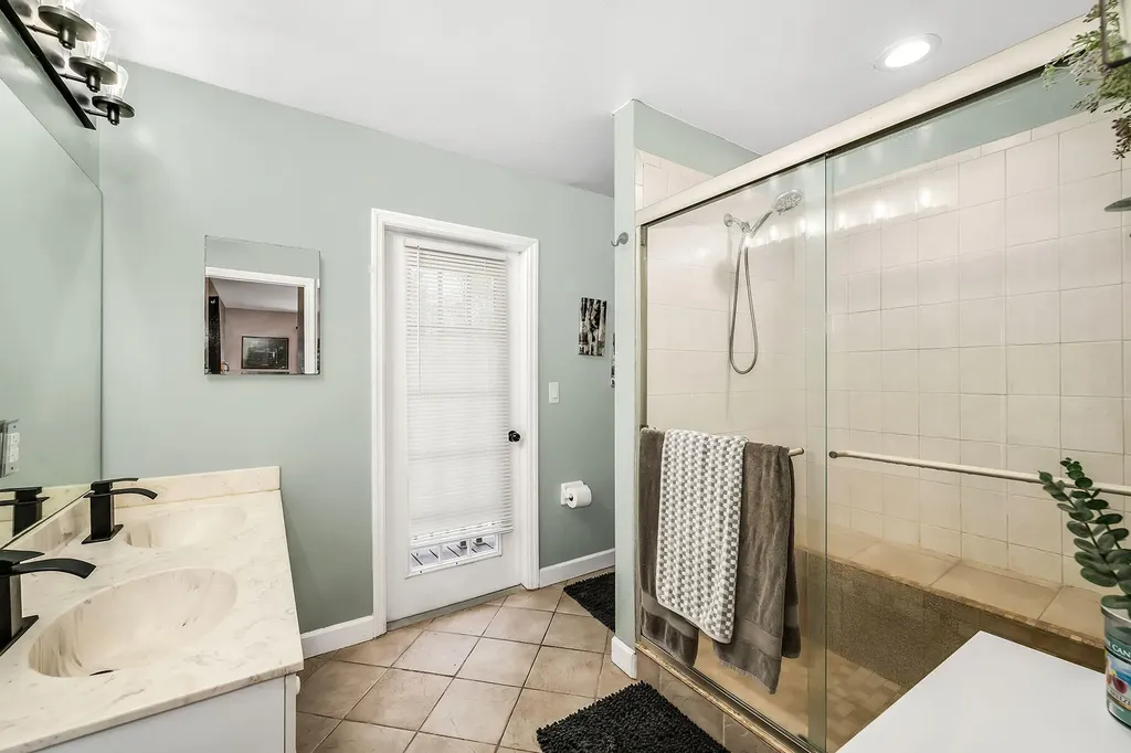 4105 2nd Avenue NE Naples FL 34120