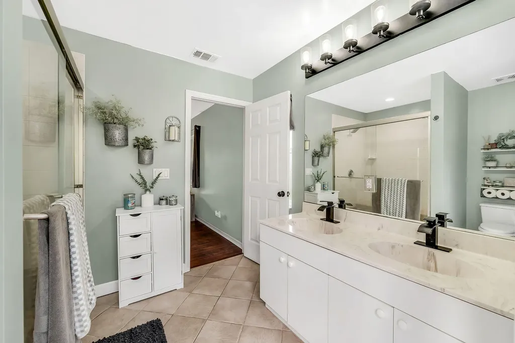 4105 2nd Avenue NE Naples FL 34120