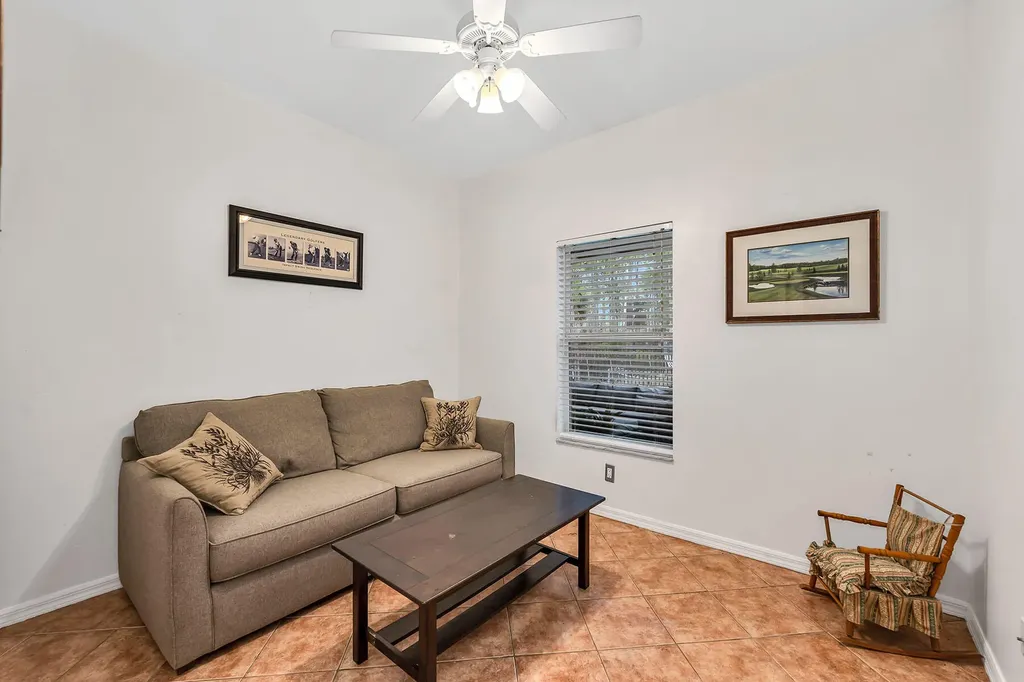 4105 2nd Avenue NE Naples FL 34120