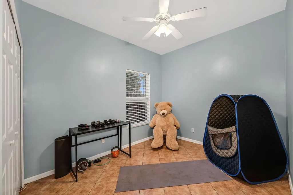 4105 2nd Avenue NE Naples FL 34120