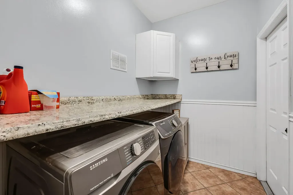 4105 2nd Avenue NE Naples FL 34120