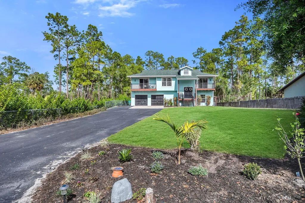 4105 2nd Avenue NE Naples FL 34120