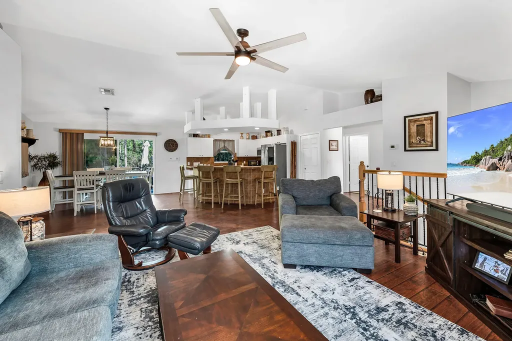 4105 2nd Avenue NE Naples FL 34120