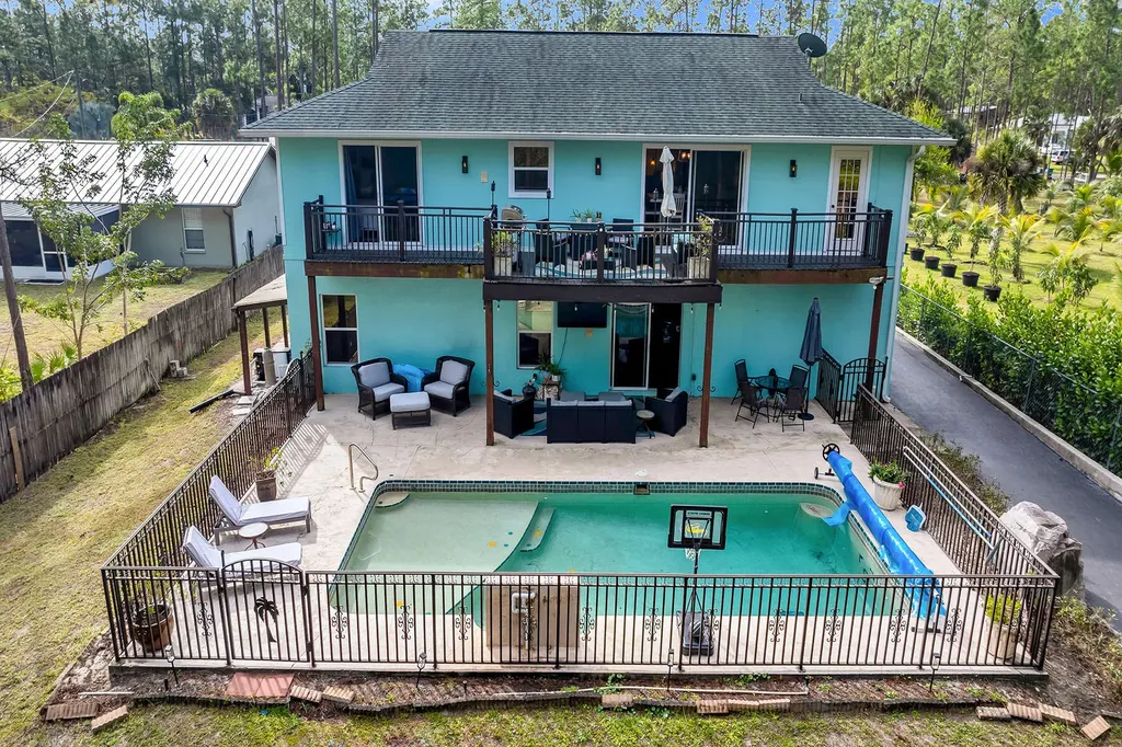 4105 2nd Avenue NE Naples FL 34120