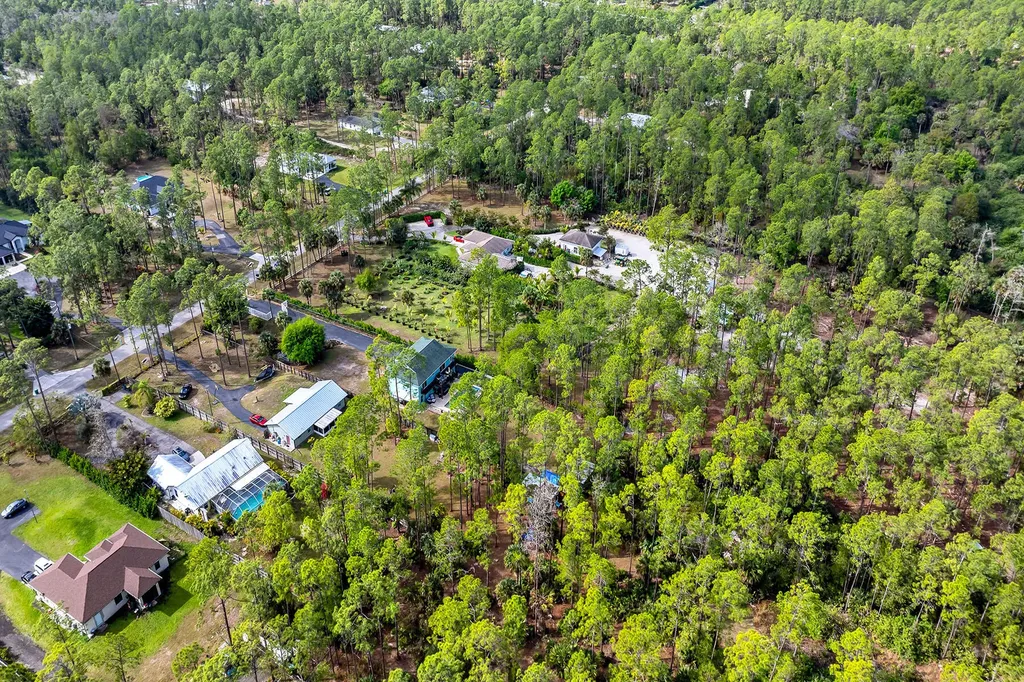 4105 2nd Avenue NE Naples FL 34120