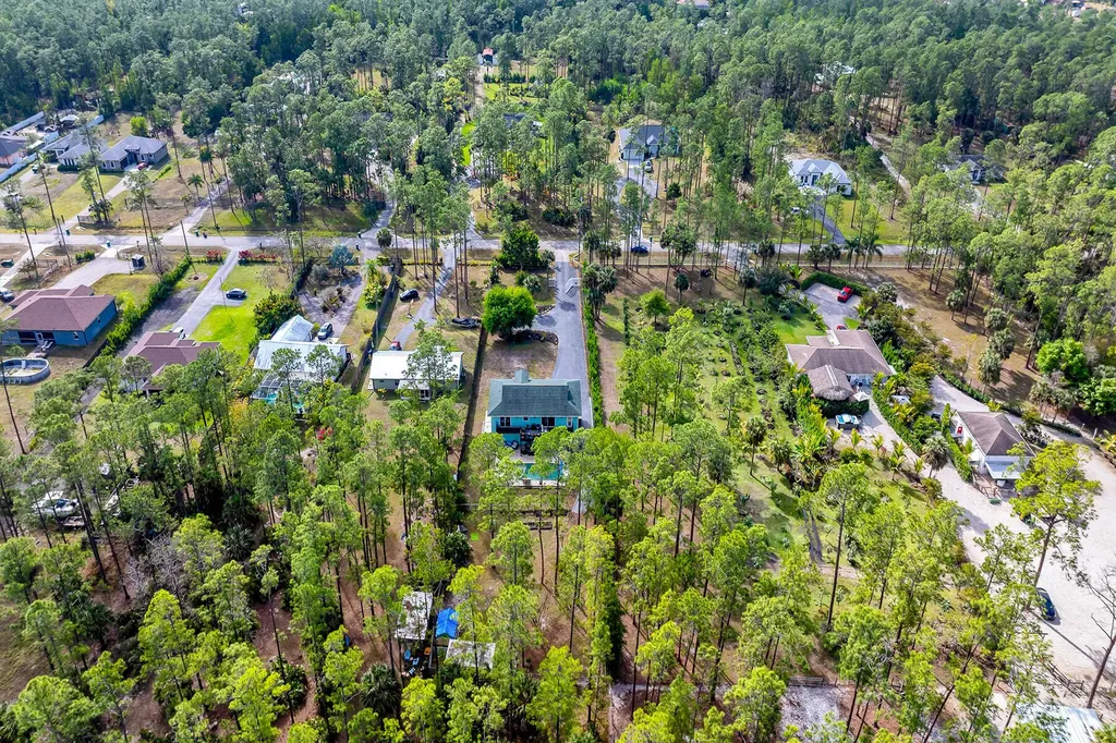 4105 2nd Avenue NE Naples FL 34120