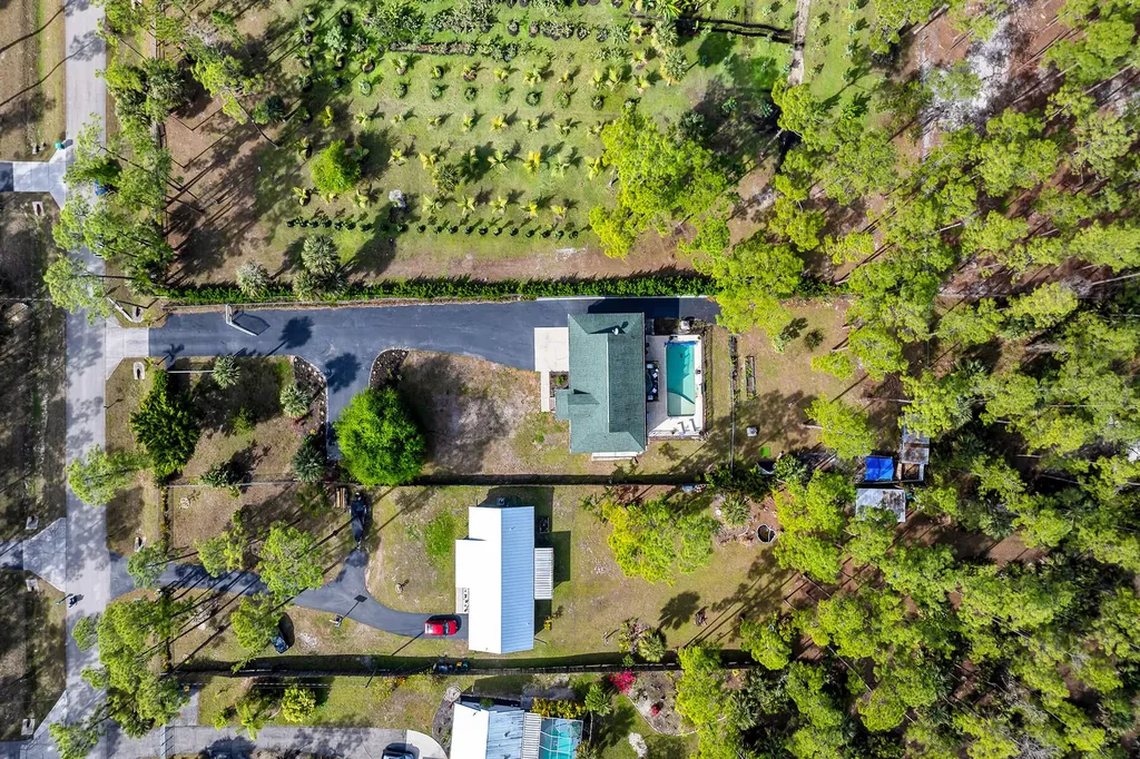 4105 2nd Avenue NE Naples FL 34120