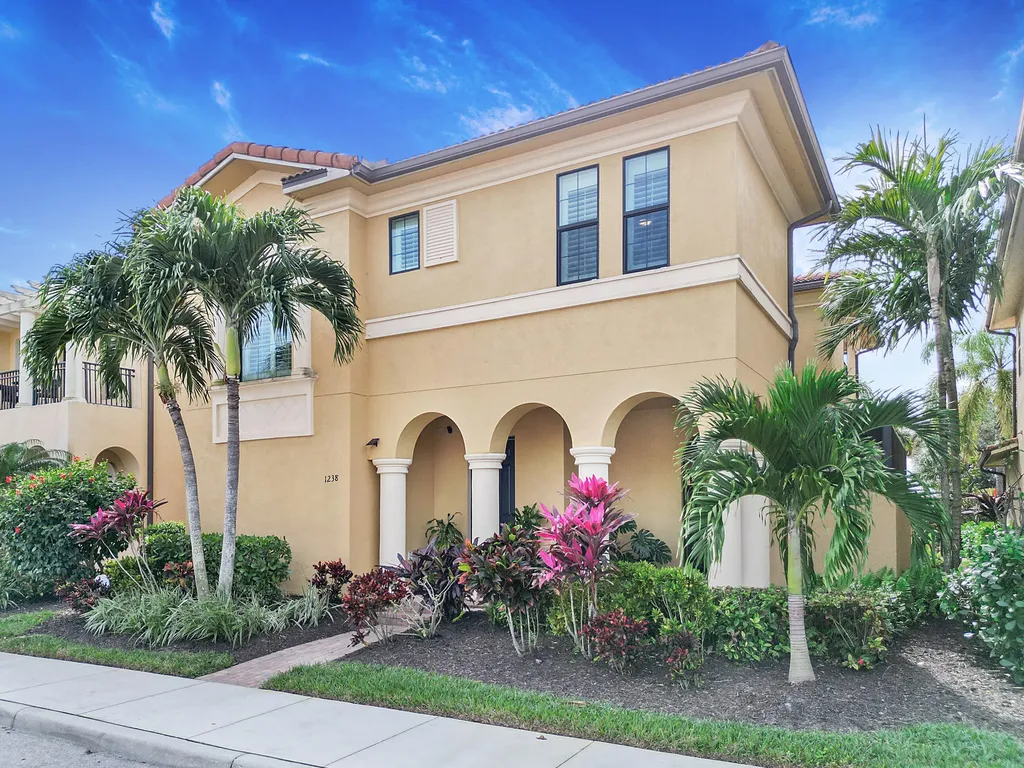 1238 Kendari Terrace Naples FL 34113