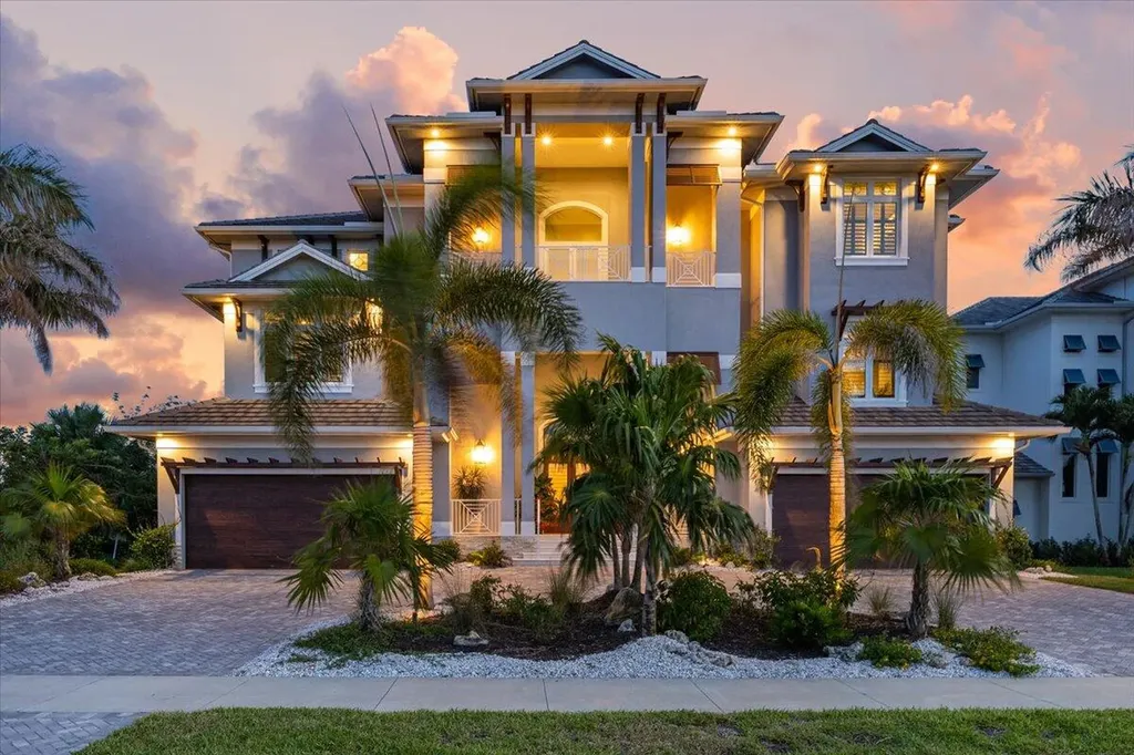 Marco Island FL, 564 Spinnaker Drive