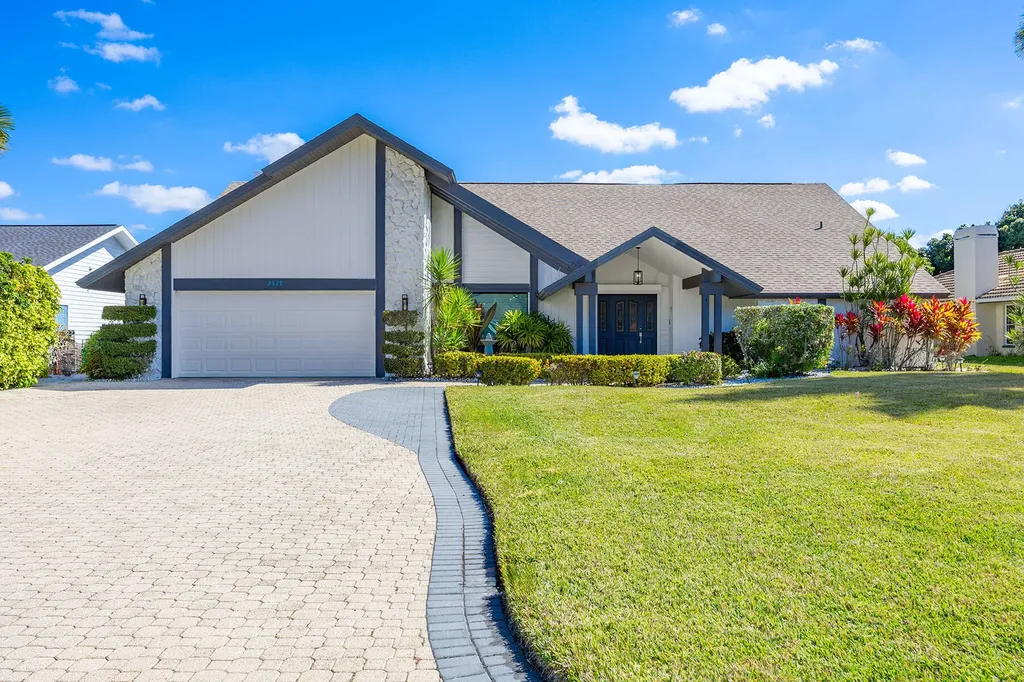 2529 Kings Lake Boulevard Naples FL 34112