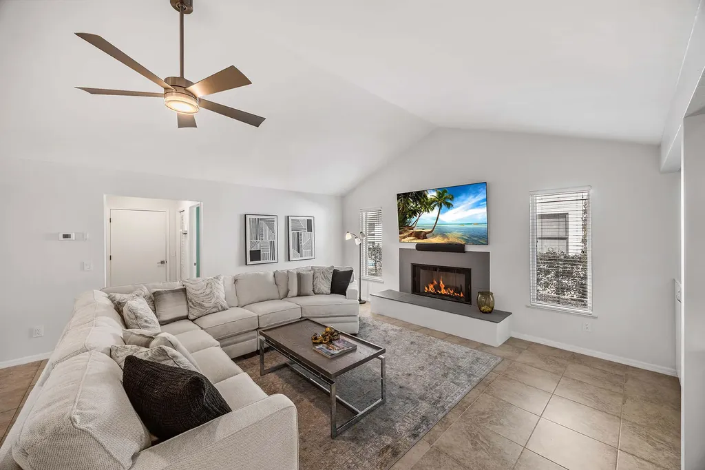 2529 Kings Lake Boulevard Naples FL 34112