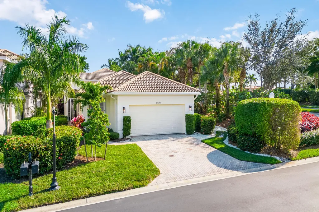 8599 Pepper Tree Way Naples FL 34114