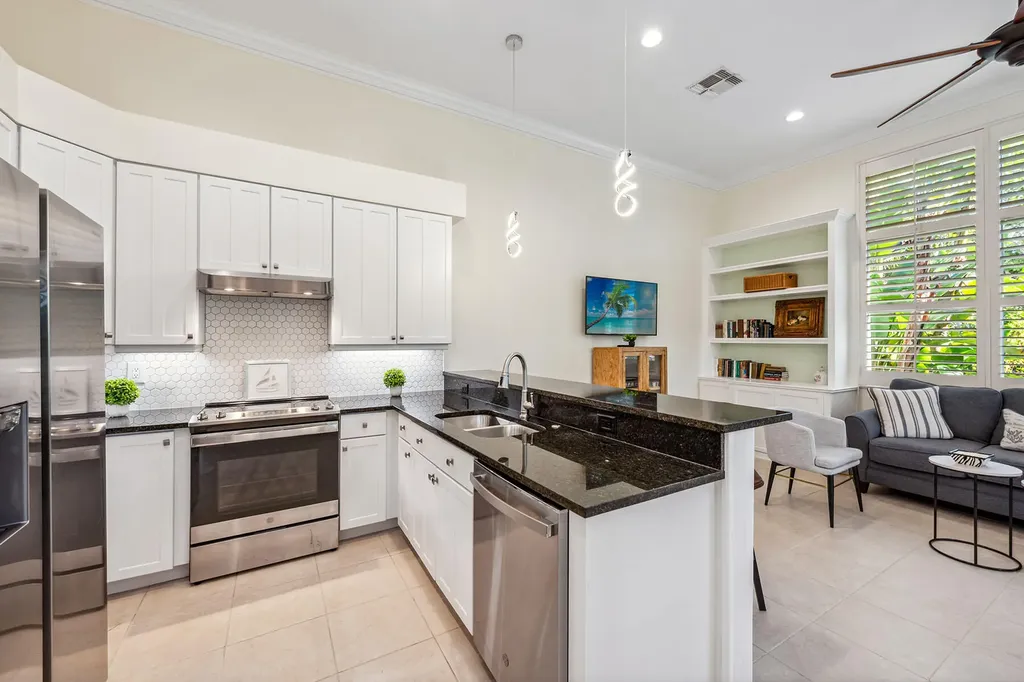 8599 Pepper Tree Way Naples FL 34114