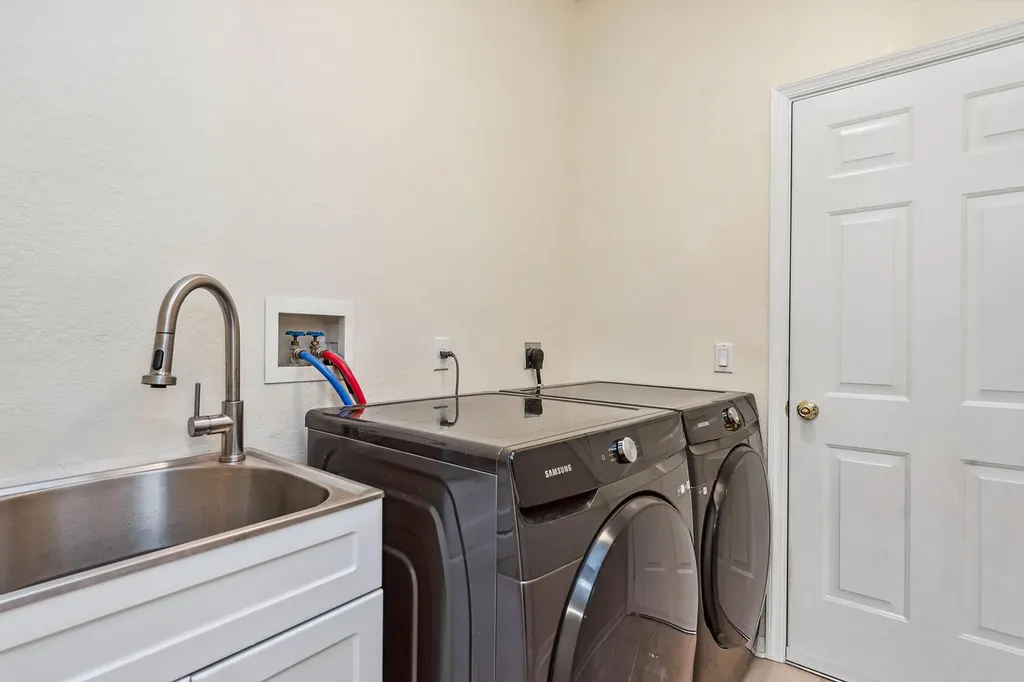 8599 Pepper Tree Way Naples FL 34114