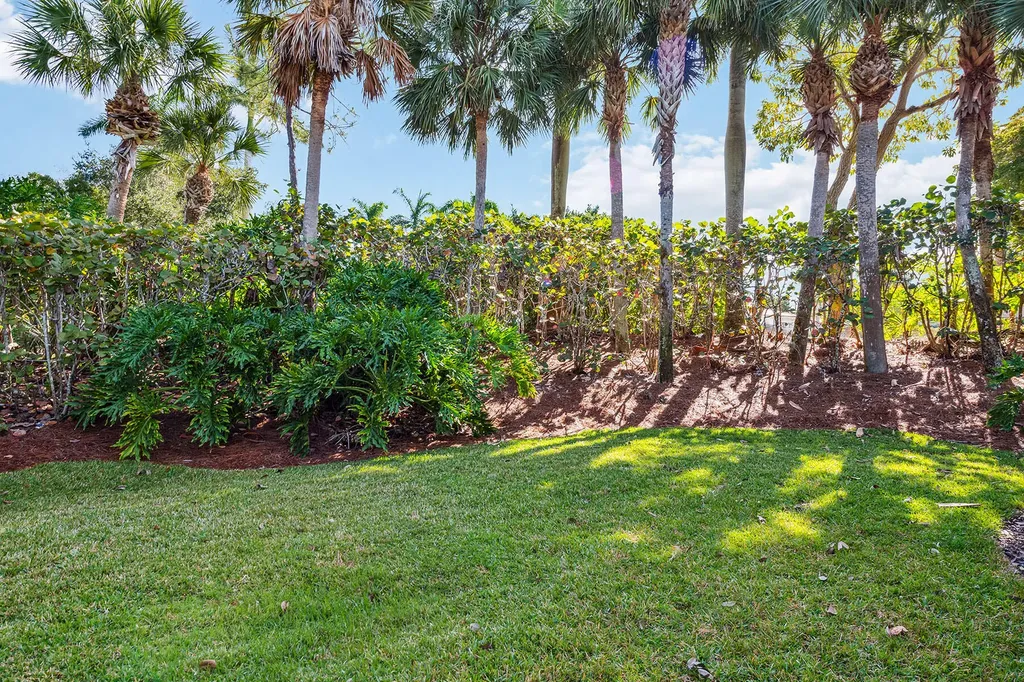 8599 Pepper Tree Way Naples FL 34114