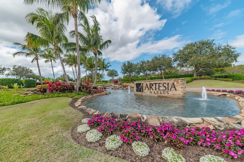 1574 Oceania Drive S Naples FL 34113