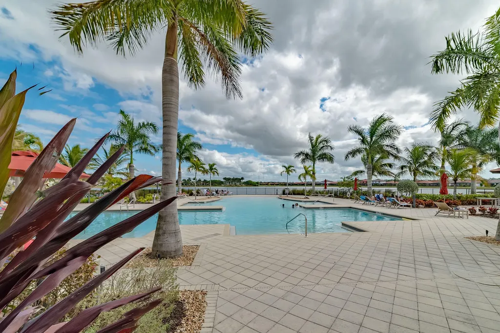 1574 Oceania Drive S Naples FL 34113