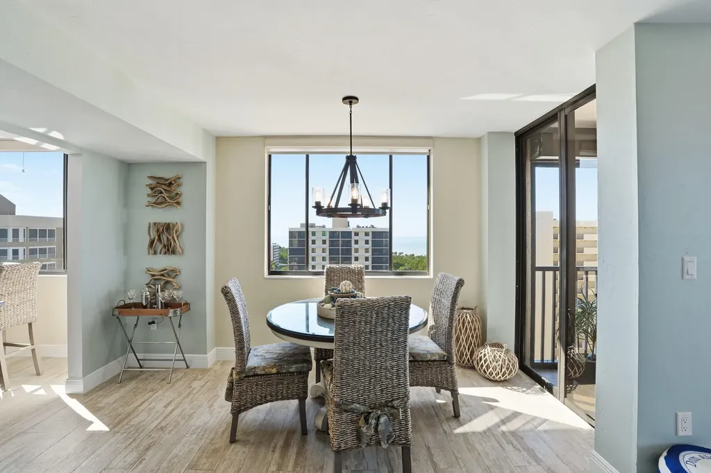 17 Bluebill Avenue Naples FL 34108