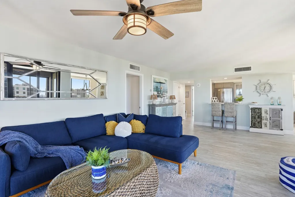 17 Bluebill Avenue Naples FL 34108