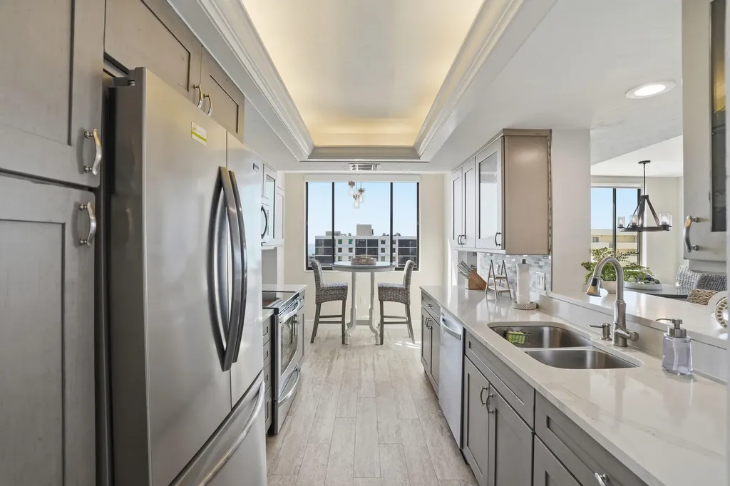 17 Bluebill Avenue Naples FL 34108