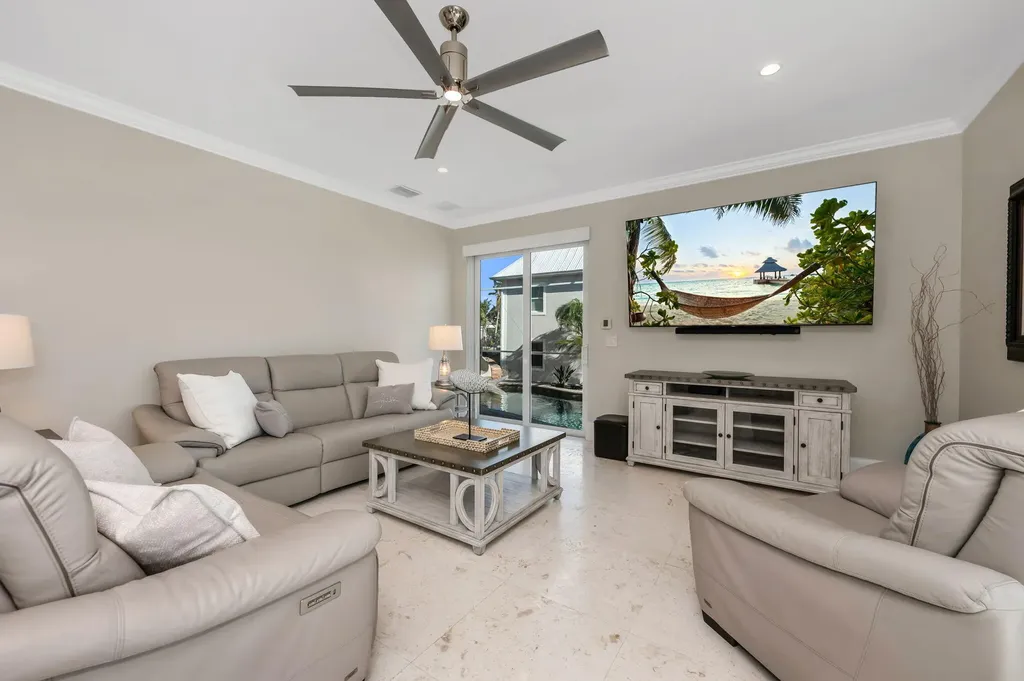 132 E Hilo Street Naples FL 34113