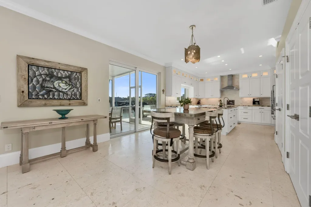 132 E Hilo Street Naples FL 34113