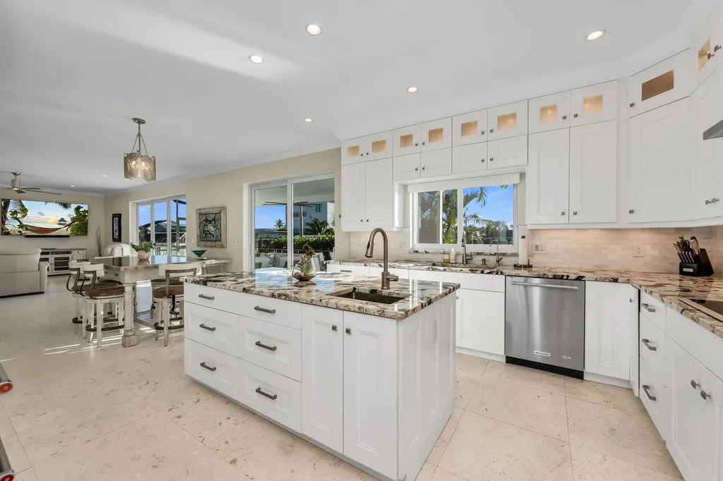 132 E Hilo Street Naples FL 34113