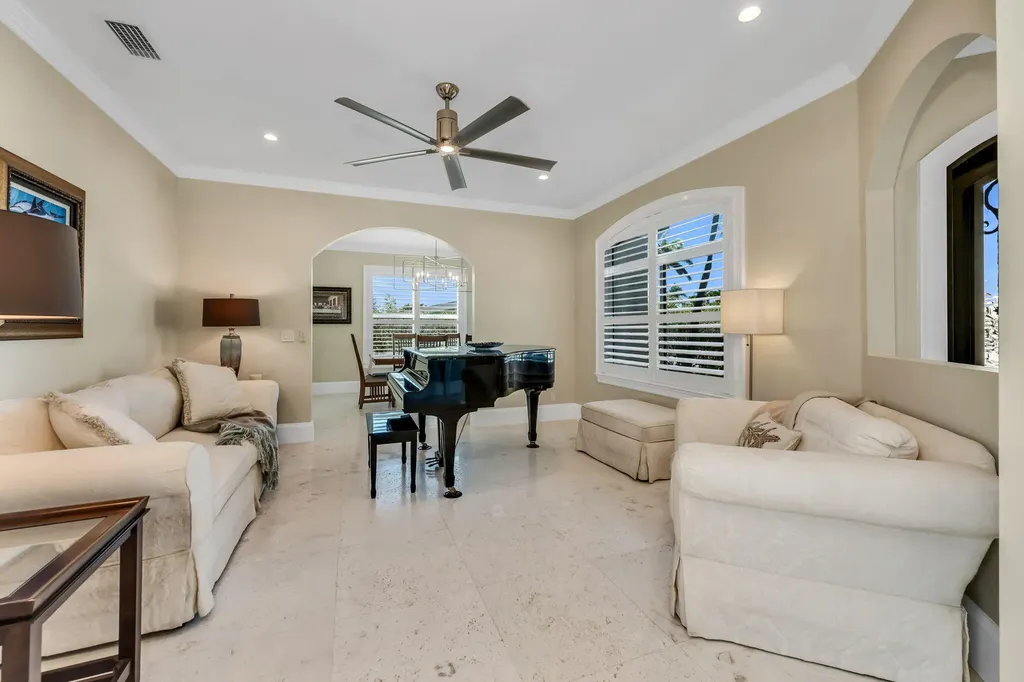 132 E Hilo Street Naples FL 34113