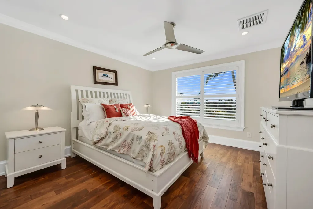 132 E Hilo Street Naples FL 34113