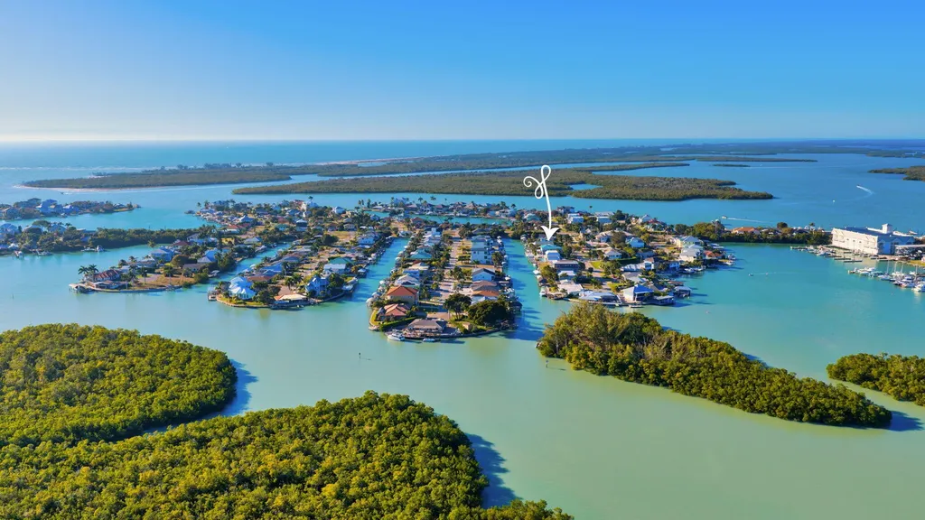 132 E Hilo Street Naples FL 34113