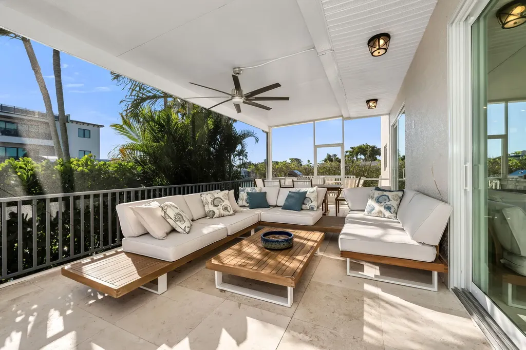 132 E Hilo Street Naples FL 34113