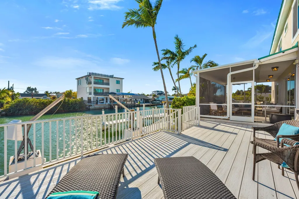 132 E Hilo Street Naples FL 34113