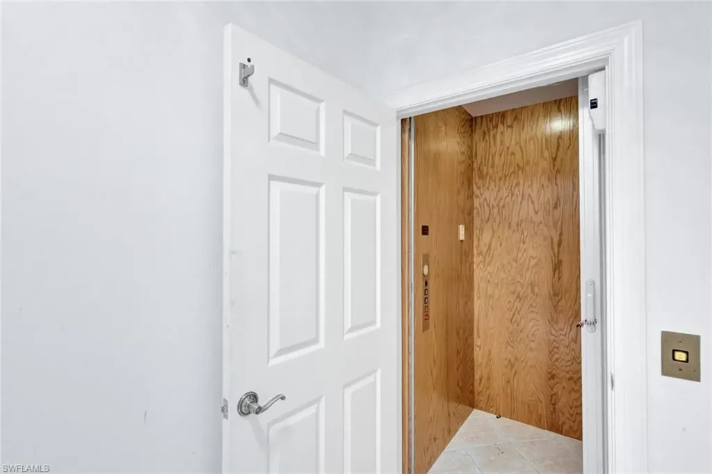 1277 Rialto Way Naples FL 34114