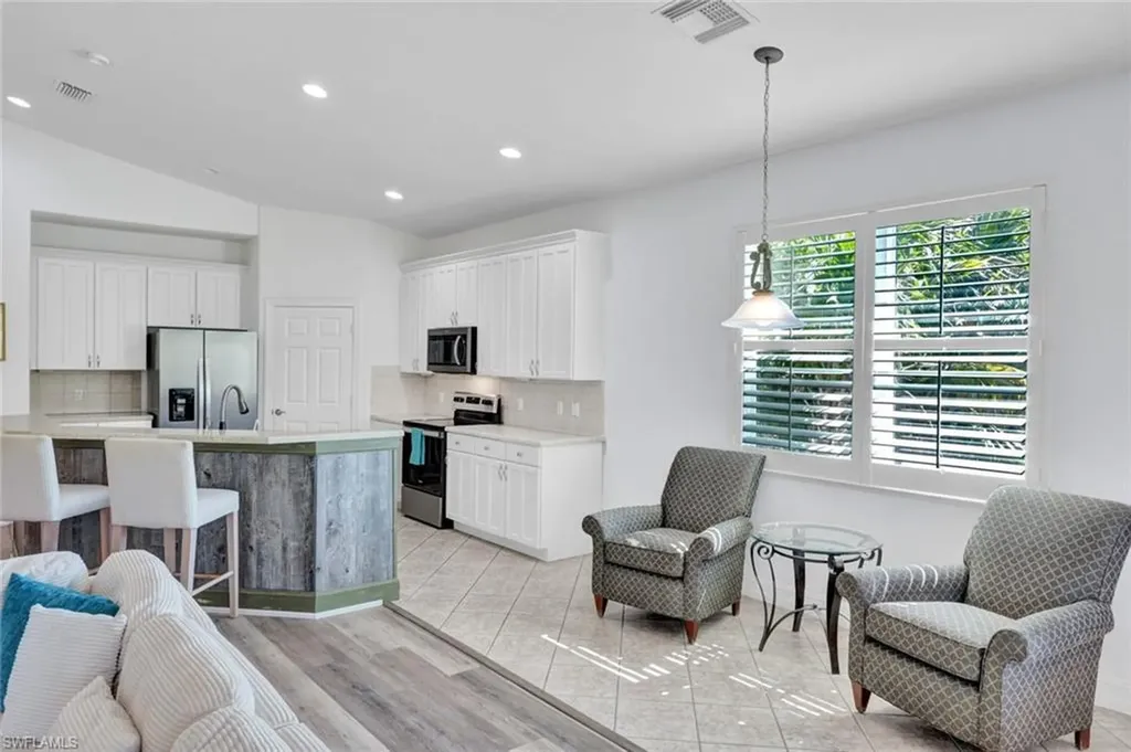 1277 Rialto Way Naples FL 34114