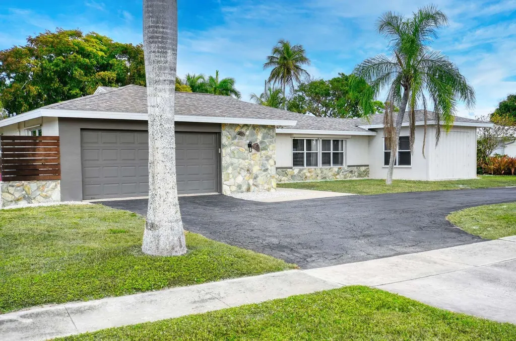 Marco Island FL, 233 Shadowridge Court