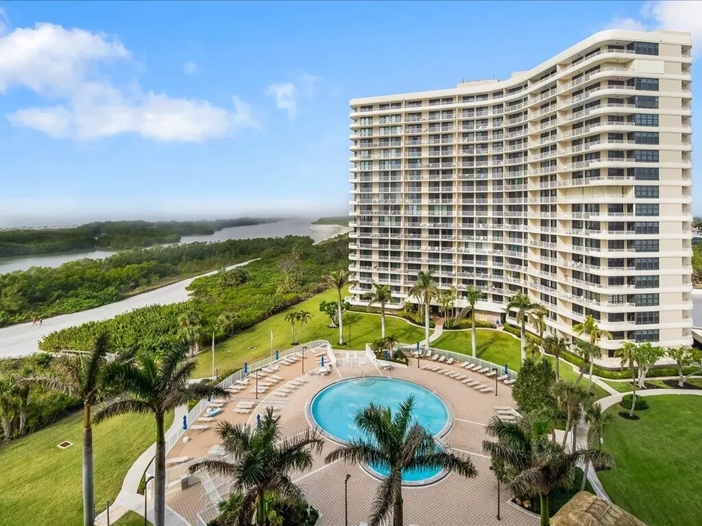 Marco Island FL, 380 Seaview Court, Unit 204