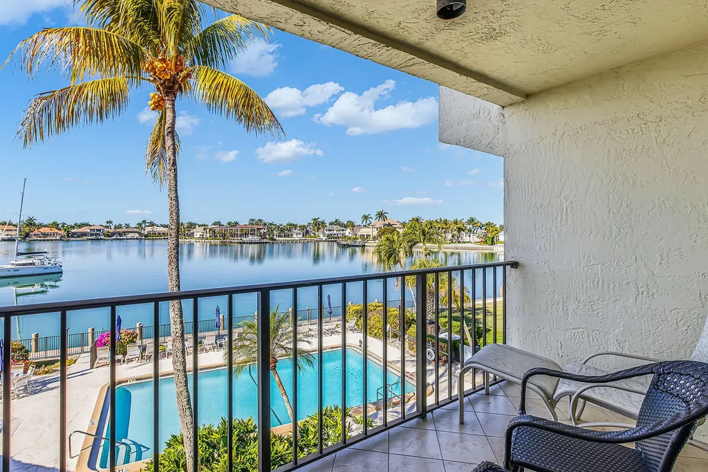 838 W Elkcam Marco Island FL 34145