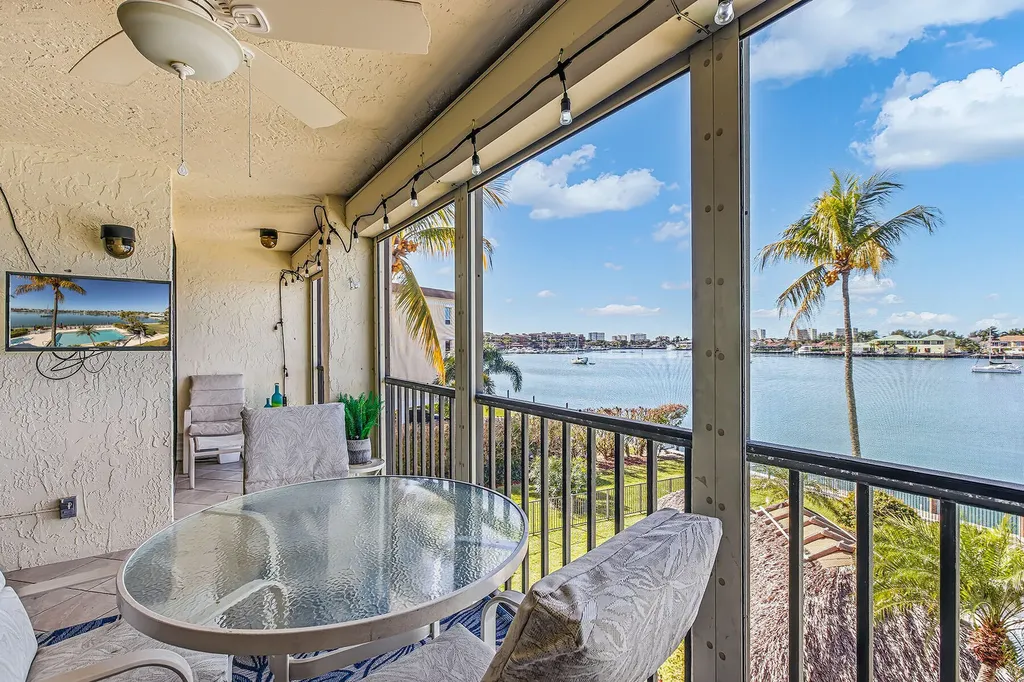 838 W Elkcam Marco Island FL 34145