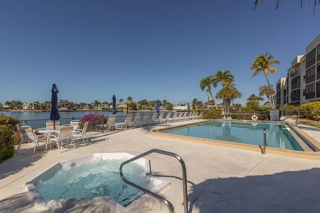 838 W Elkcam Marco Island FL 34145