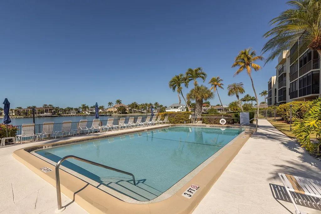 838 W Elkcam Marco Island FL 34145