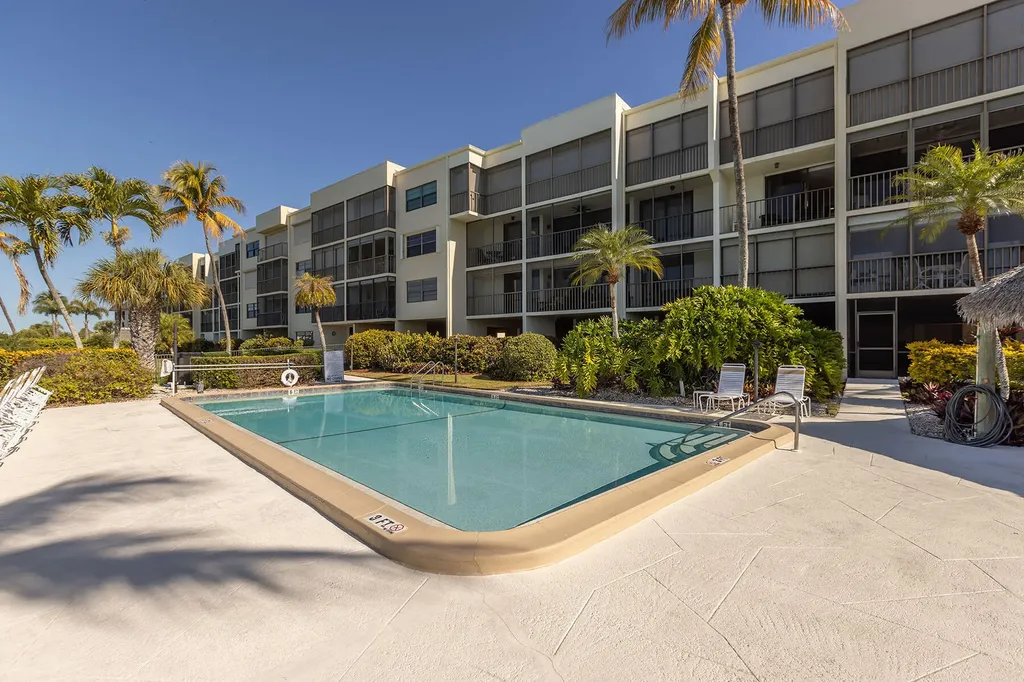 838 W Elkcam Marco Island FL 34145