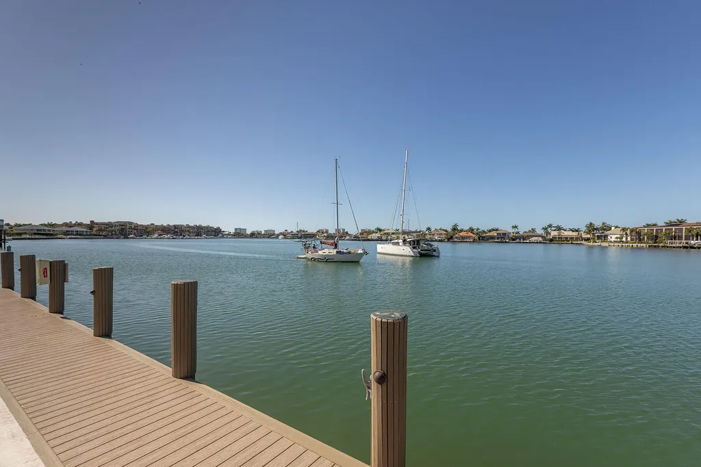 838 W Elkcam Marco Island FL 34145