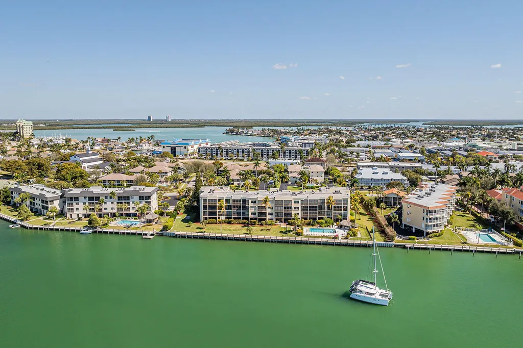 838 W Elkcam Marco Island FL 34145