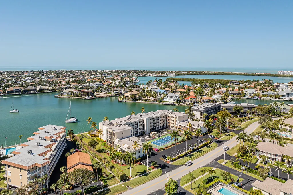 838 W Elkcam Marco Island FL 34145