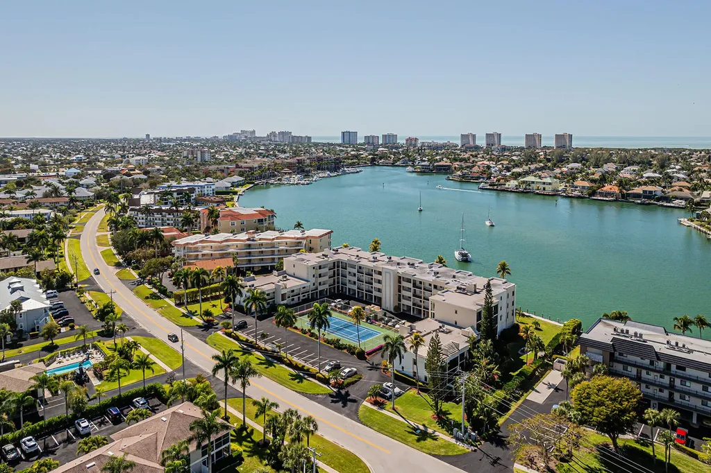 838 W Elkcam Marco Island FL 34145