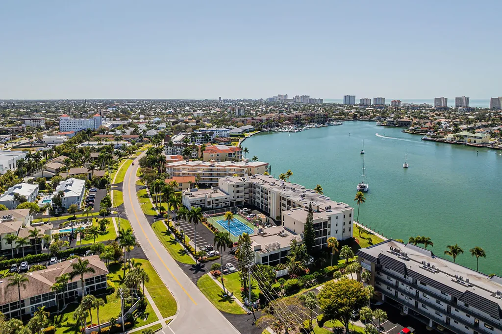 838 W Elkcam Marco Island FL 34145